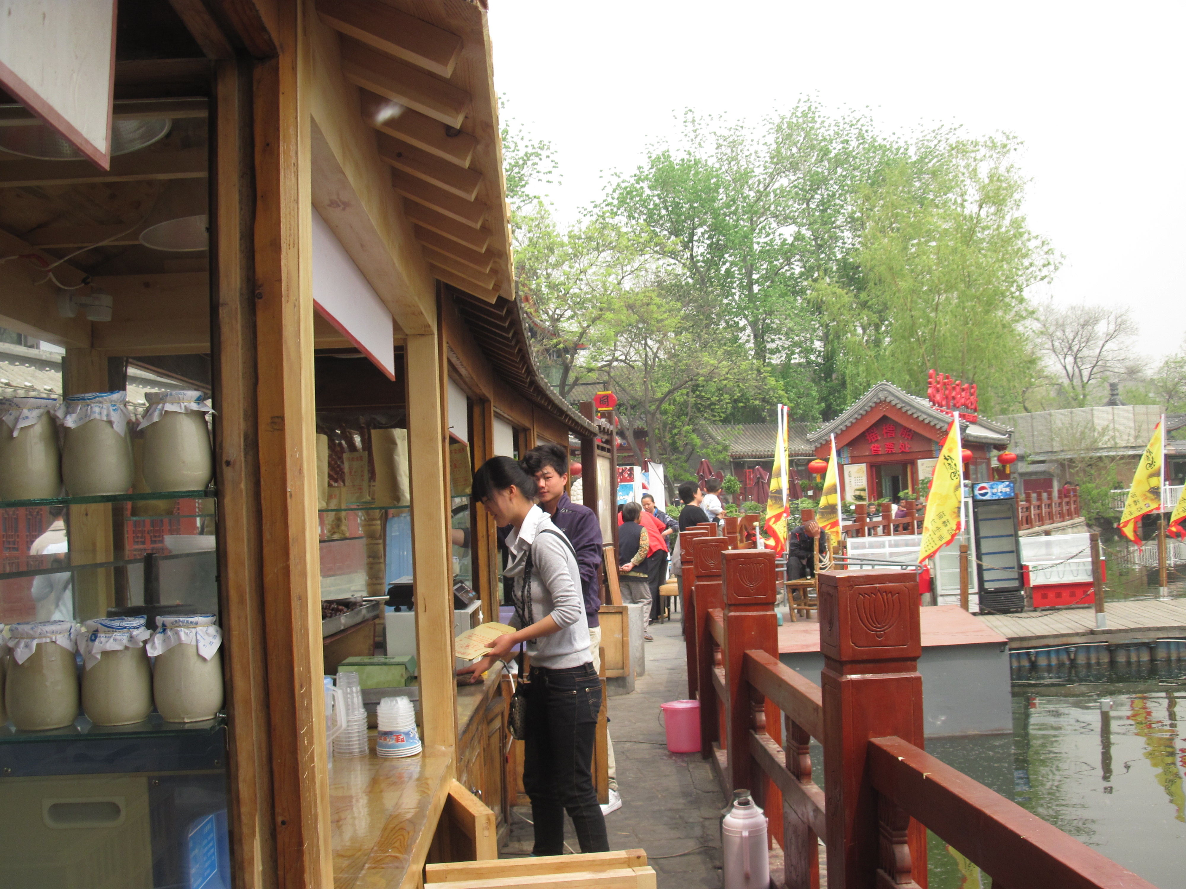 荷花市场的摊位